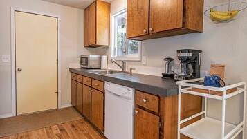 獨棟房屋, 2 張加大雙人床 (Larkspur House) | 私人廚房