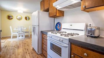 獨棟房屋, 2 張加大雙人床 (Larkspur House) | 私人廚房