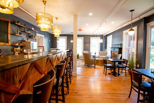 The Colonial Inn, an Ascend Collection Hotel