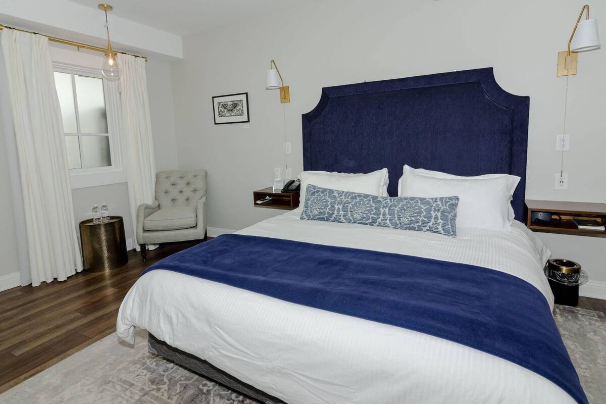 Room, 1 King Bed, Mobility Accessible, Non Smoking