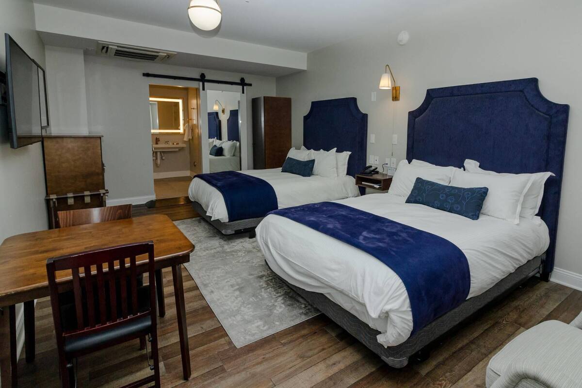 Room, 2 Queen Beds, Mobility Accessible, Non Smoking