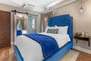 Luxe beddengoed, donzen dekbedden, verduisterende gordijnen