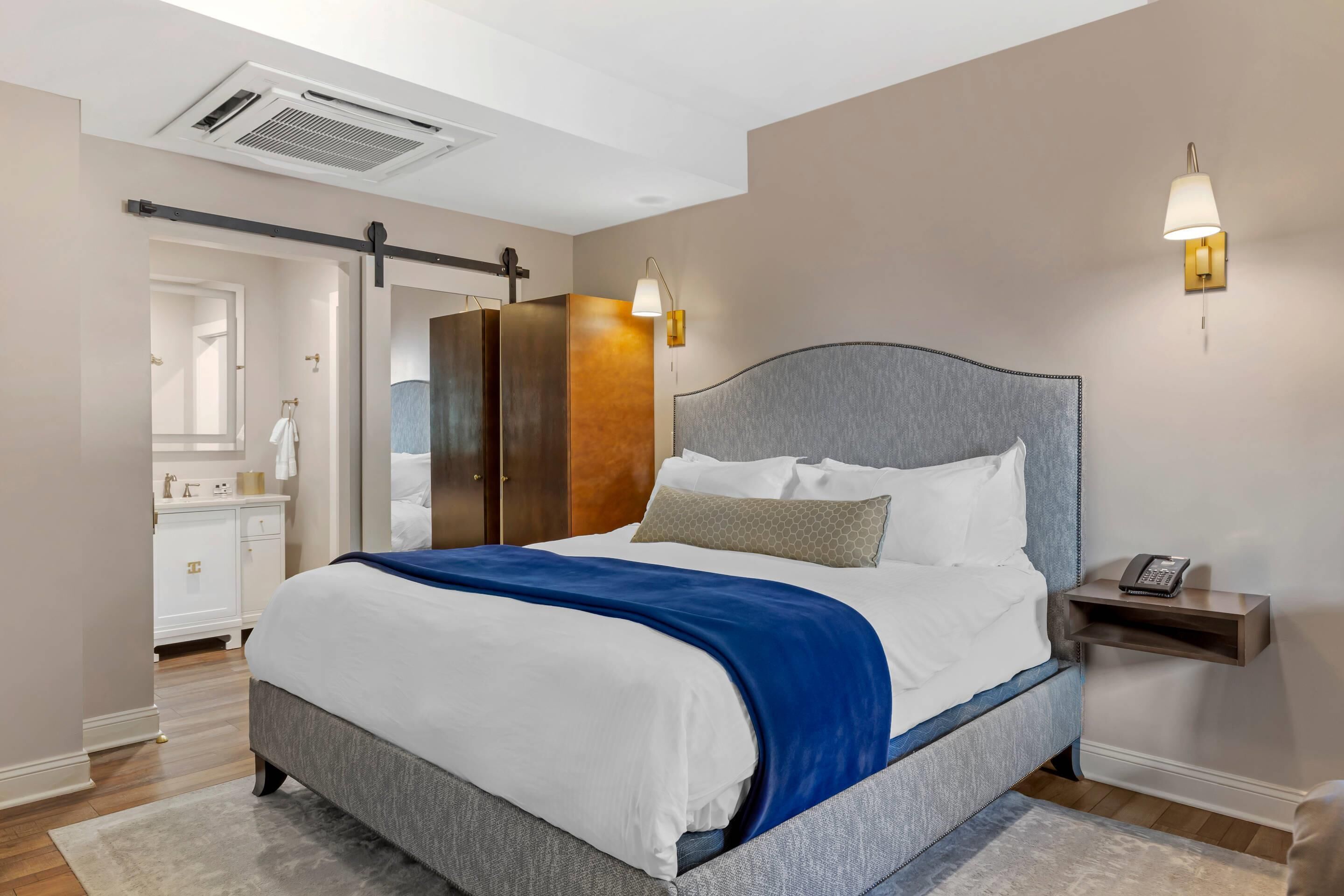 Standardzimmer, 1 King-Bett, Nichtraucher | Hochwertige Bettwaren, Daunenbettdecken, Verdunkelungsvorhänge