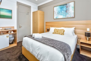 Deluxe Double Room, 1 Queen Bed, Non Smoking