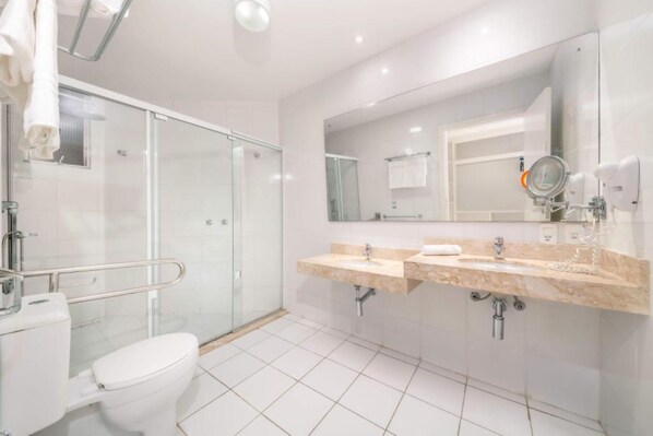 Bathroom - Evora Hotel (Florianópolis)