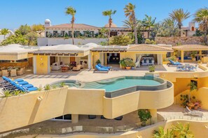 Outdoor pool - Villa Dos Vistas: Huge Pool Deck w/ Ocean Views. Cook Available. Promos availabl (Cabo San Lucas)