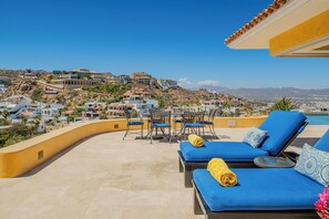 Outdoor dining - Villa Dos Vistas: Huge Pool Deck w/ Ocean Views. Cook Available. Promos availabl (Cabo San Lucas)