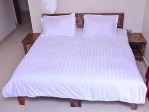 3 bedrooms, WiFi, bed sheets