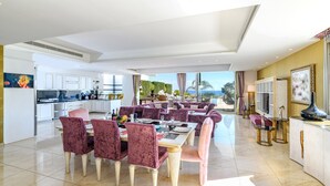Villa | Restauration dans la chambre