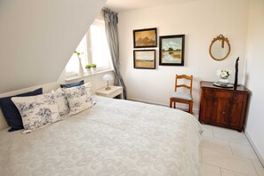 3 slaapkamers, een kluis op de kamer, een bureau