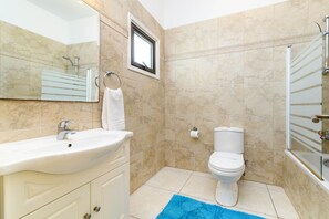 Villa | Bathroom