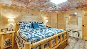 3 chambres, bureau, fer et planche à repasser, lit de bébé portatif
