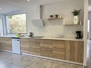 Fridge, microwave, oven, dishwasher