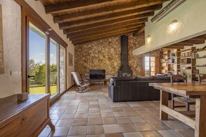 تلفزيون، مدفأة