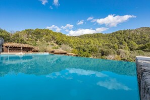 Pool - Stone villa in a natural environment with 3 bedrooms, 2 bathrooms, barbecue, wifi and pool (Inca)