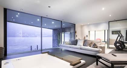 Marvelous Lake Destination eco-friendly villa