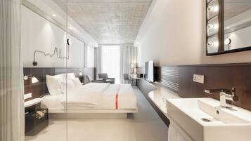 Quarto, 1 cama Queen (Band Room) | Roupas de cama premium, cofres nos quartos, individualmente decorados