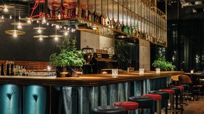 Bar (on property) - Ruby Ella Hotel Cologne by IHG (Cologne)