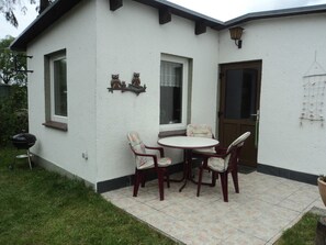 Unclassified image, 2 of 12, button