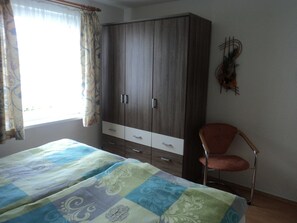 Unclassified image, 3 of 12, button