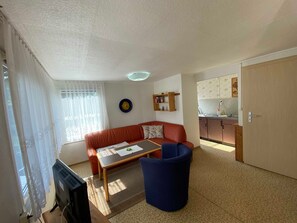 Unclassified image, 2 of 14, button