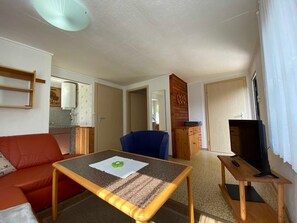 Unclassified image, 4 of 14, button