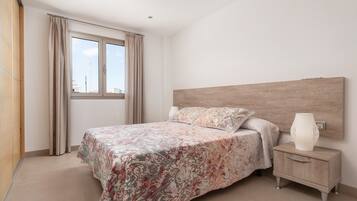 2 slaapkamers, een strijkplank/strijkijzer, gratis wifi, beddengoed