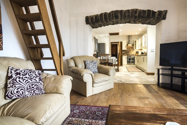 Cottage (4 Bedrooms) | Living room | 40-inch flat-screen TV with digital channels, TV - Orchard Cottage - Luxury Barn Conversion (Tenby)