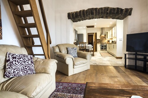 Orchard Cottage - Luxury Barn Conversion