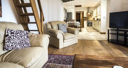 Orchard Cottage - Luxury Barn Conversion