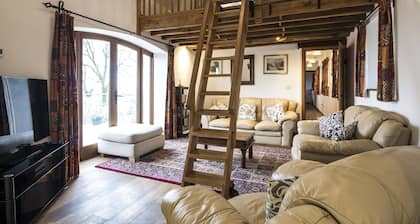 Orchard Cottage - Luxury Barn Conversion