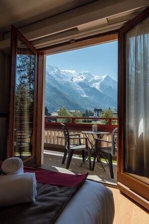 Bureau, rideaux occultants, fer et planche à repasser, Wi-Fi gratuit