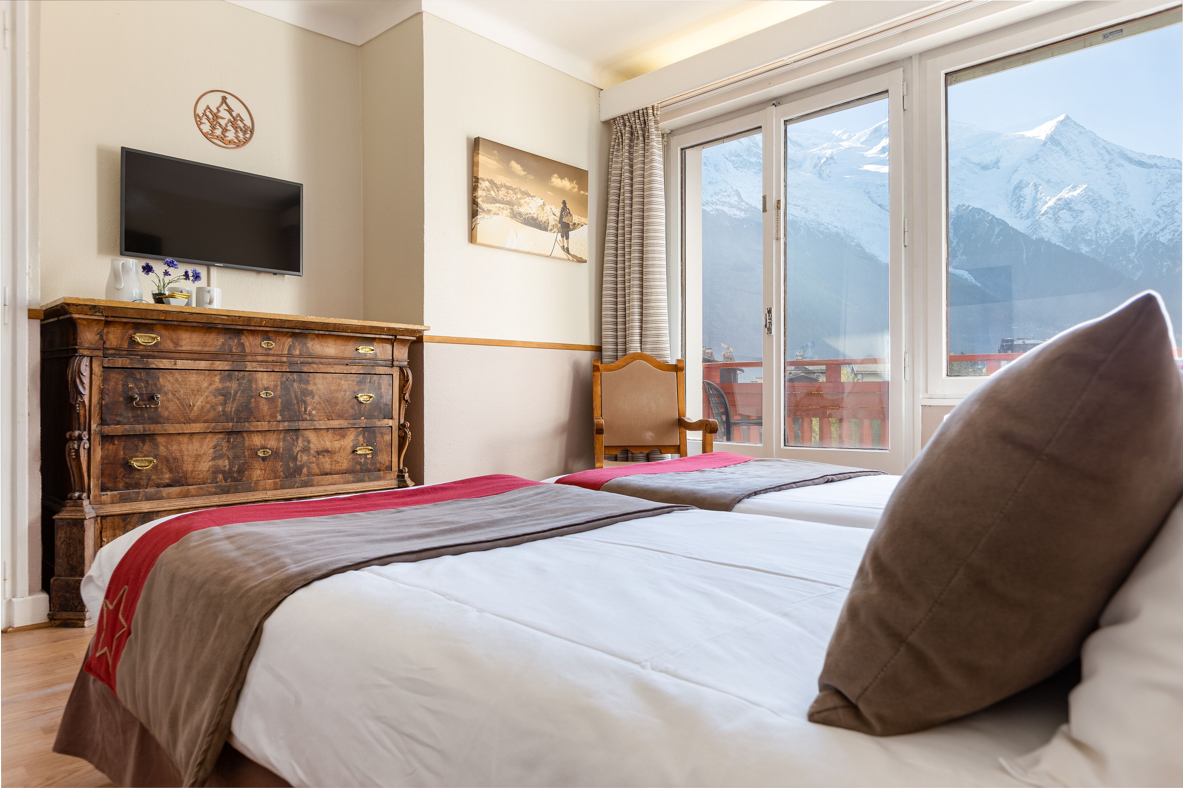 superior room, balcony, mountain view | 1 bedroom, desk, blackout curtains, iron/ironing board