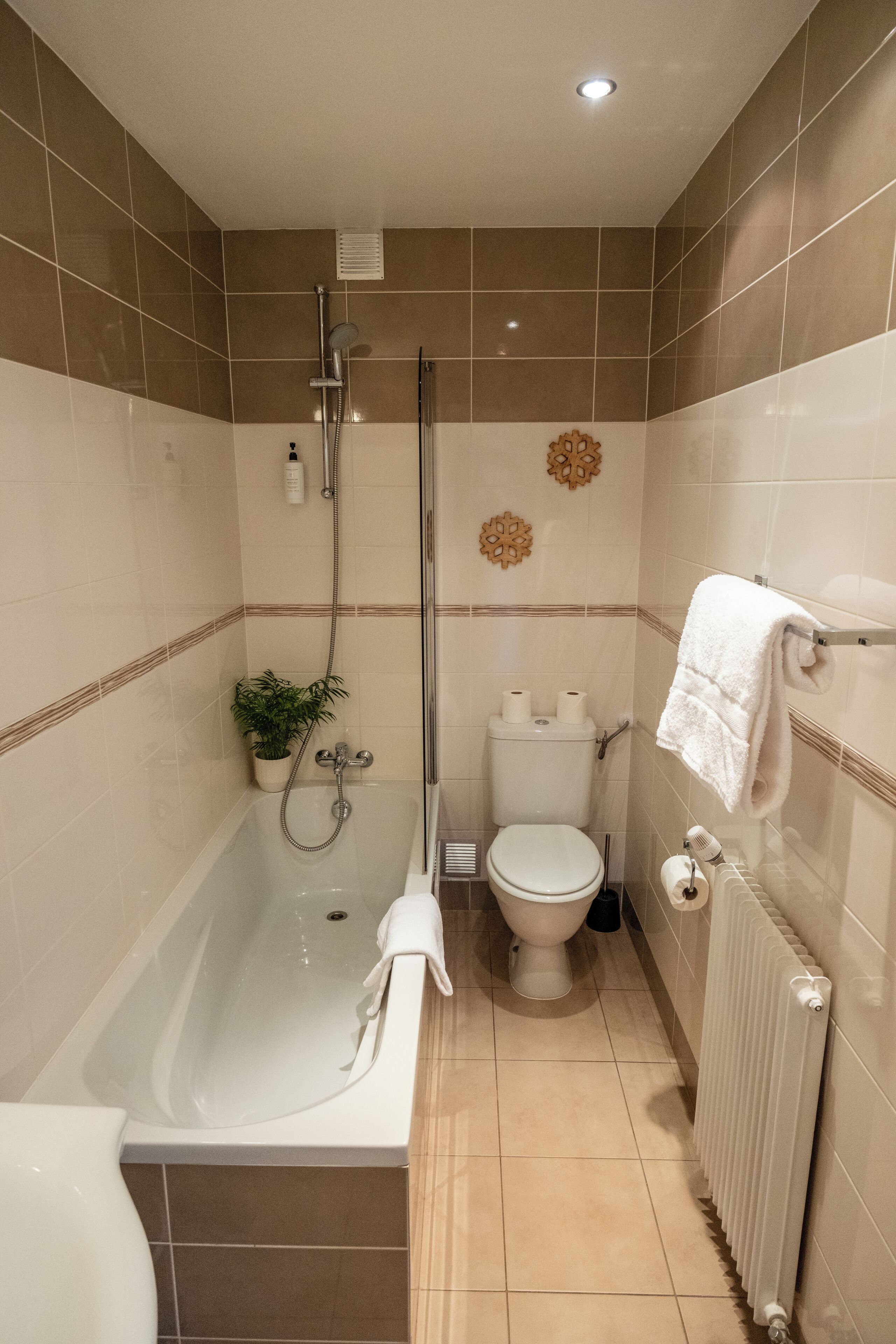 comfort room, balcony, mountain view | bathroom | free toiletries, hair dryer, towels, soap