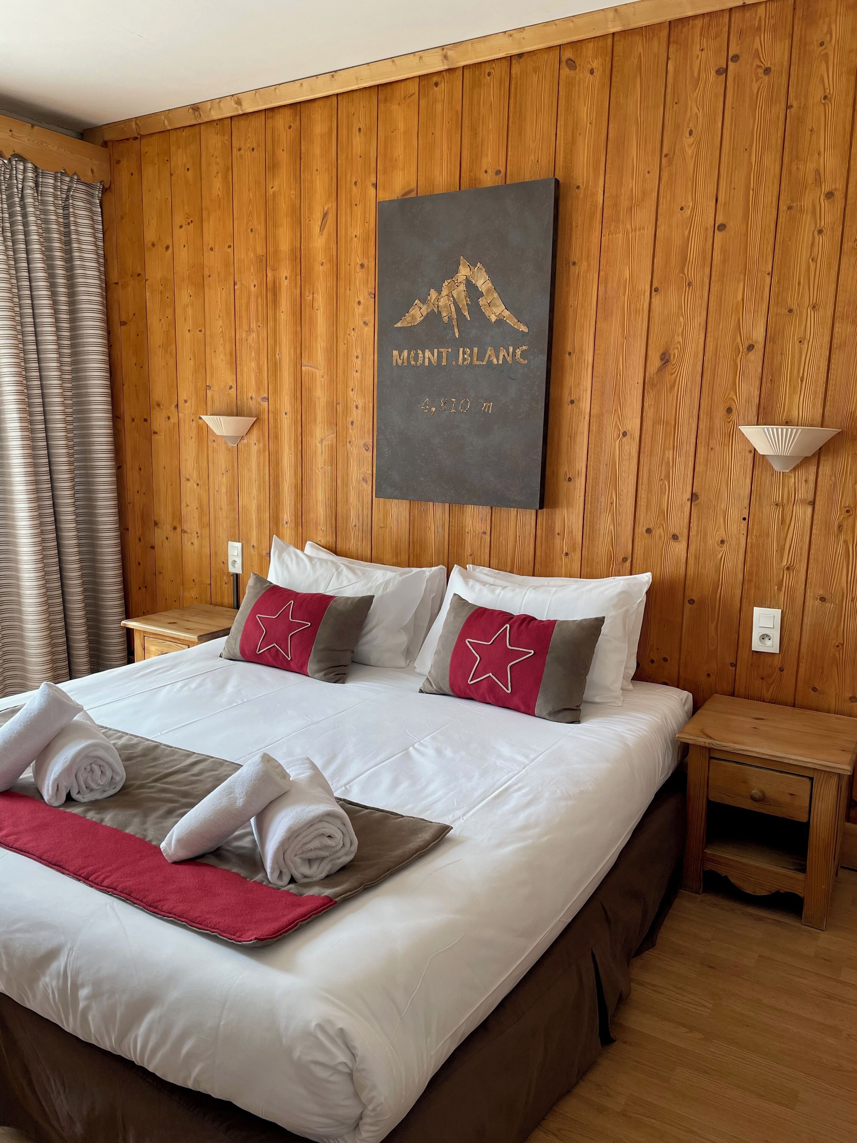 superior room, balcony, mountain view | 1 bedroom, desk, blackout curtains, iron/ironing board