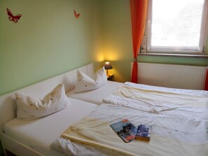 2 bedrooms, bed sheets