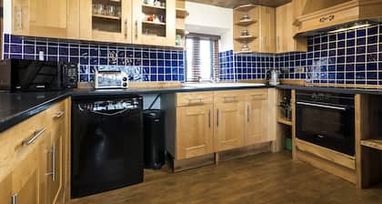 Foxglove - Luxurious Barn Conversion