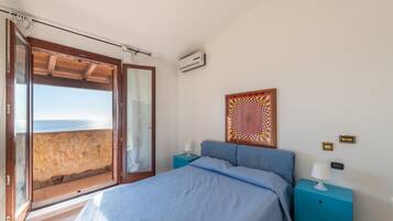 3 bedrooms, iron/ironing board, bed sheets