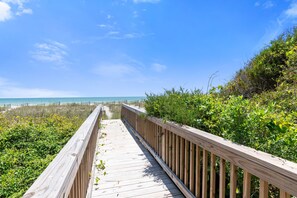 Property grounds - "Close Call" - Oceanfront Home, 4 Bedrooms / 3 Bathrooms (Holden Beach)