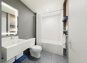 Free toiletries, hair dryer, towels - Microtel Inn & Suites by Wyndham Lac-Megantic (Lac-Megantic)