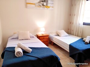 3 chambres, fer et planche Ă repasser, accĂšs Internet, draps fournis