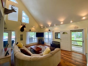 Smart-TV, peis, videospill og DVD-spiller