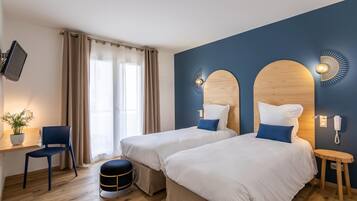 舒適雙床房 | 高級寢具、房內夾萬、書桌、遮光窗簾/窗簾