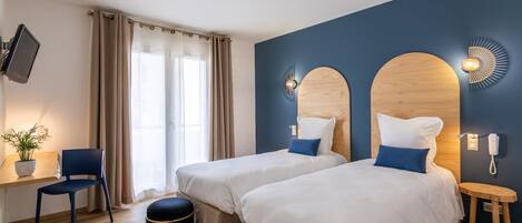 Tomannsrom – comfort | Sengetøy av topp kvalitet, safe på rommet og skrivebord