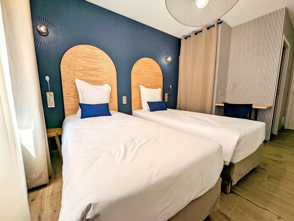Quarto duplo standard, no piso térreo (Sans Parking Auto) | 1 quarto, roupas de cama premium, cofres nos quartos, escrivaninha