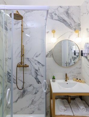 Standard Double Room, Ground Floor | Bathroom