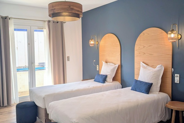 Comfort Twin Room, Ground Floor | Premium bedding, in-room safe, desk, blackout drapes