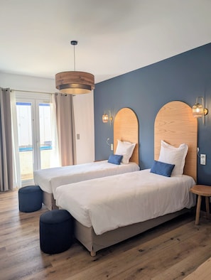 Comfort Twin kamer, op benedenverdieping | Luxe beddengoed, een kluis op de kamer, een bureau