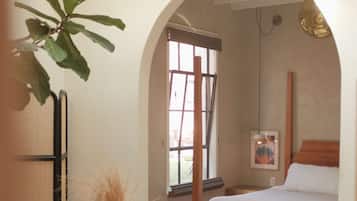 Iron/ironing board, free WiFi, bed sheets, wheelchair access