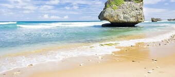 SUGAR HILL VILLA, VIEWS, MINS TO HOLETOWN & BEACH / BEACH CLUB MEMBERSHIP